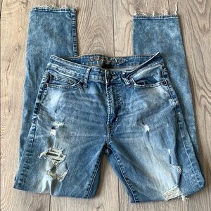 American Eagle Light Wash Distressed Jeans Size 29